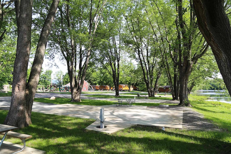 Riverfront Red Carpet RV Site-3